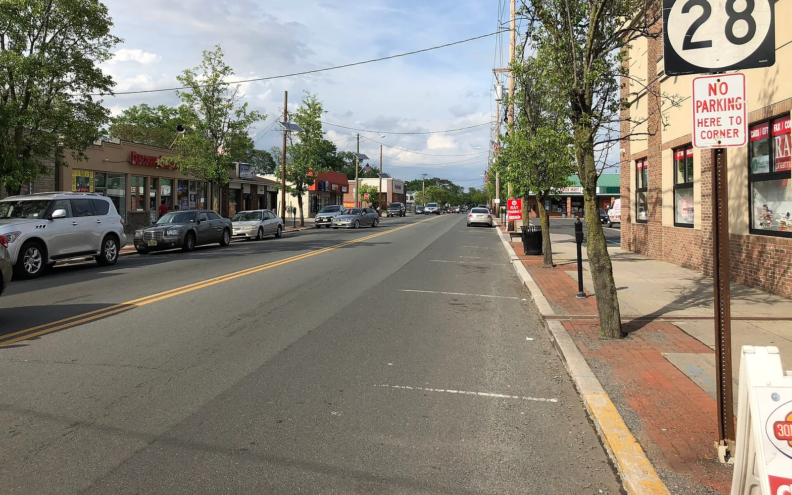 Route 28 streetscape in Dunellen, New Jersey