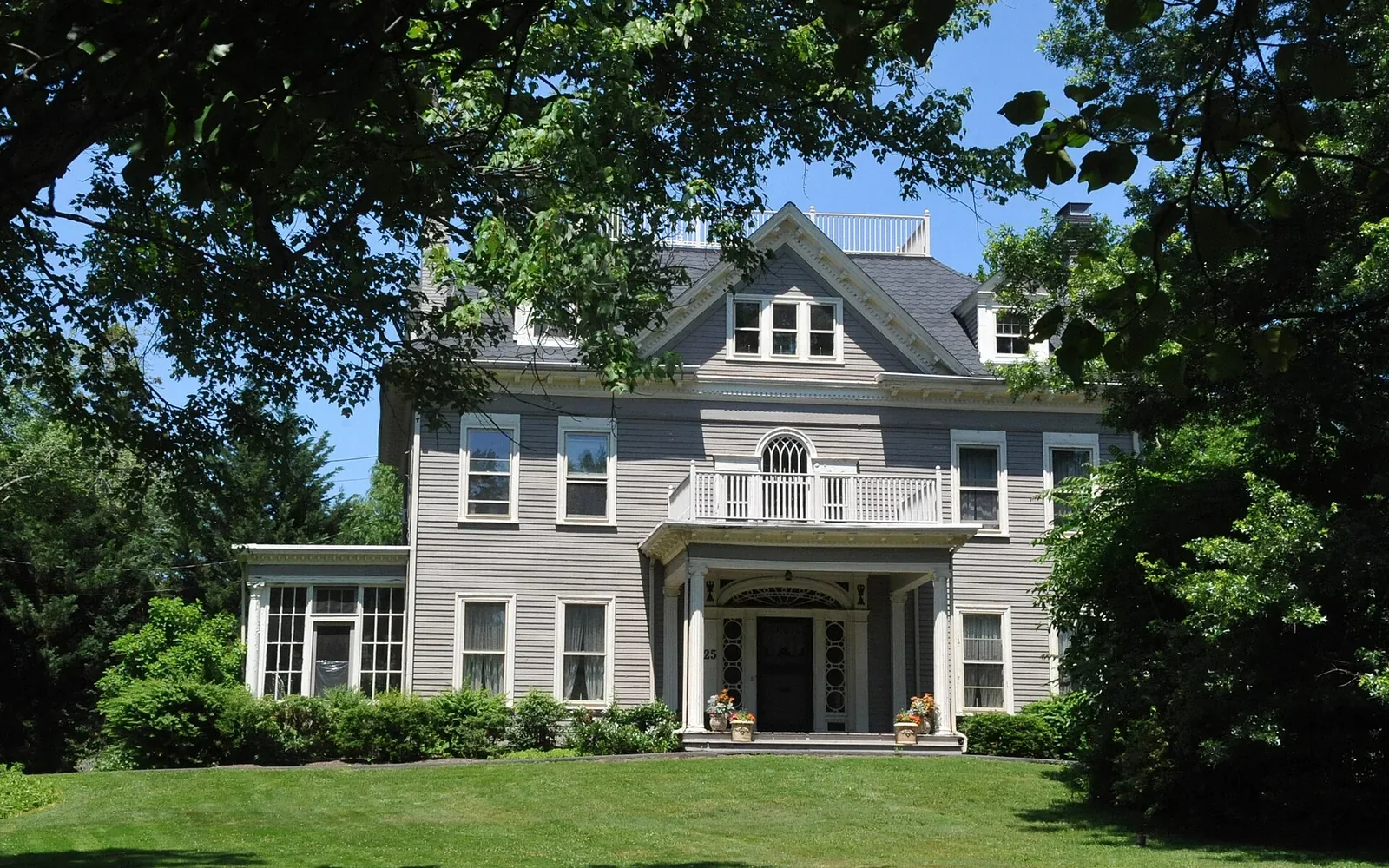 25 Tillotson Road in Fanwood, New Jersey