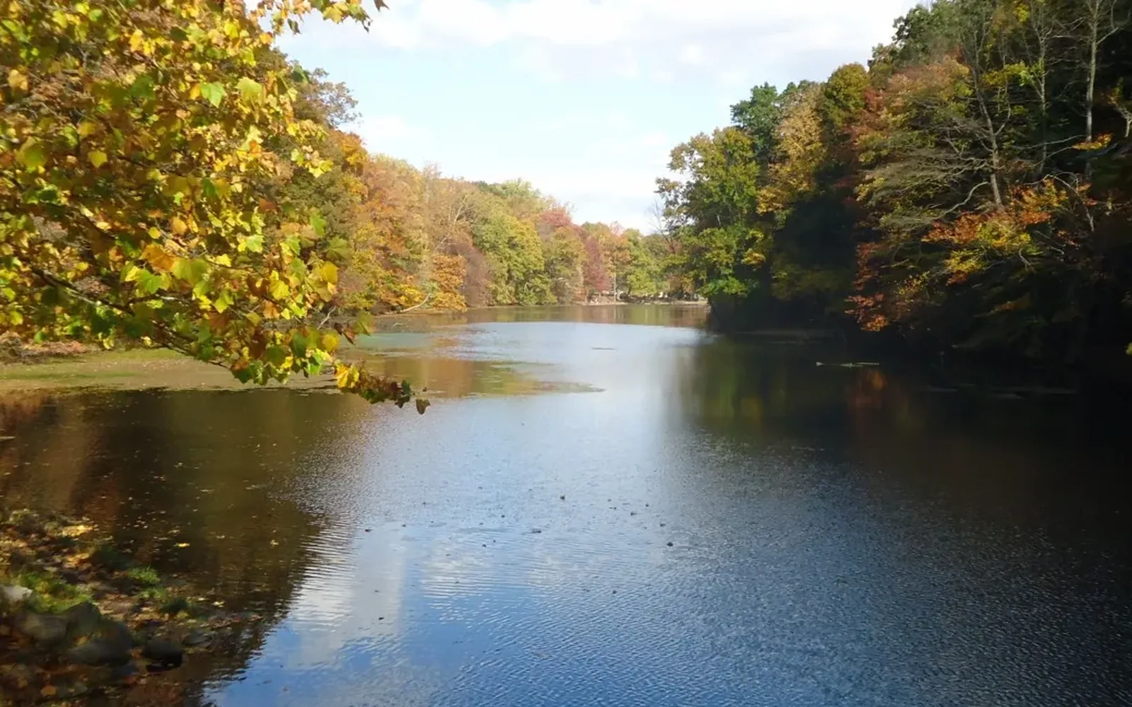 Echo Lake Park in Mountainside in Mountainside, New Jersey