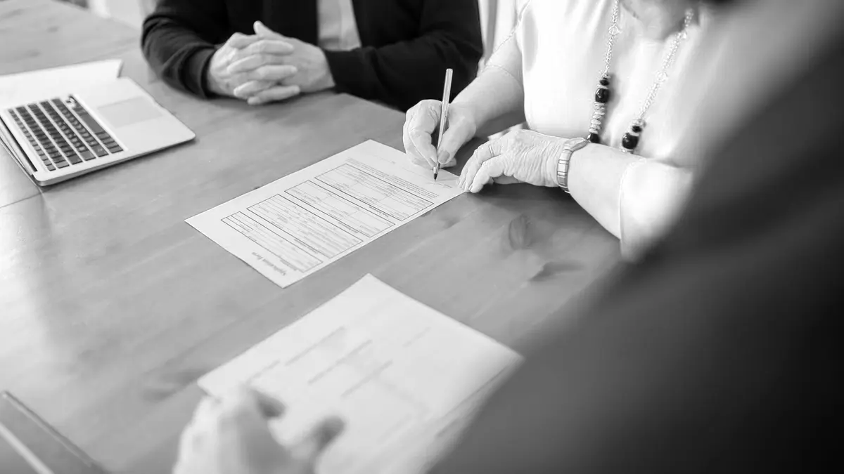 Grayscale stock photograph illustrating injury settlement