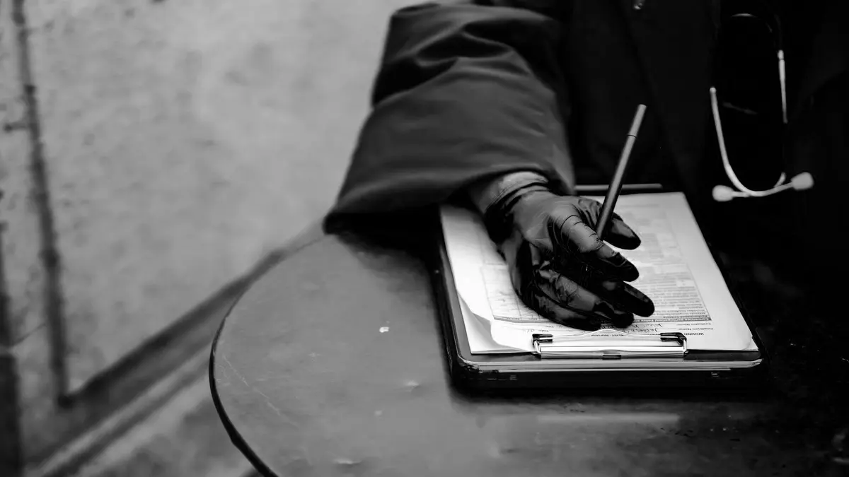Grayscale stock photograph illustrating assignment pip benefits